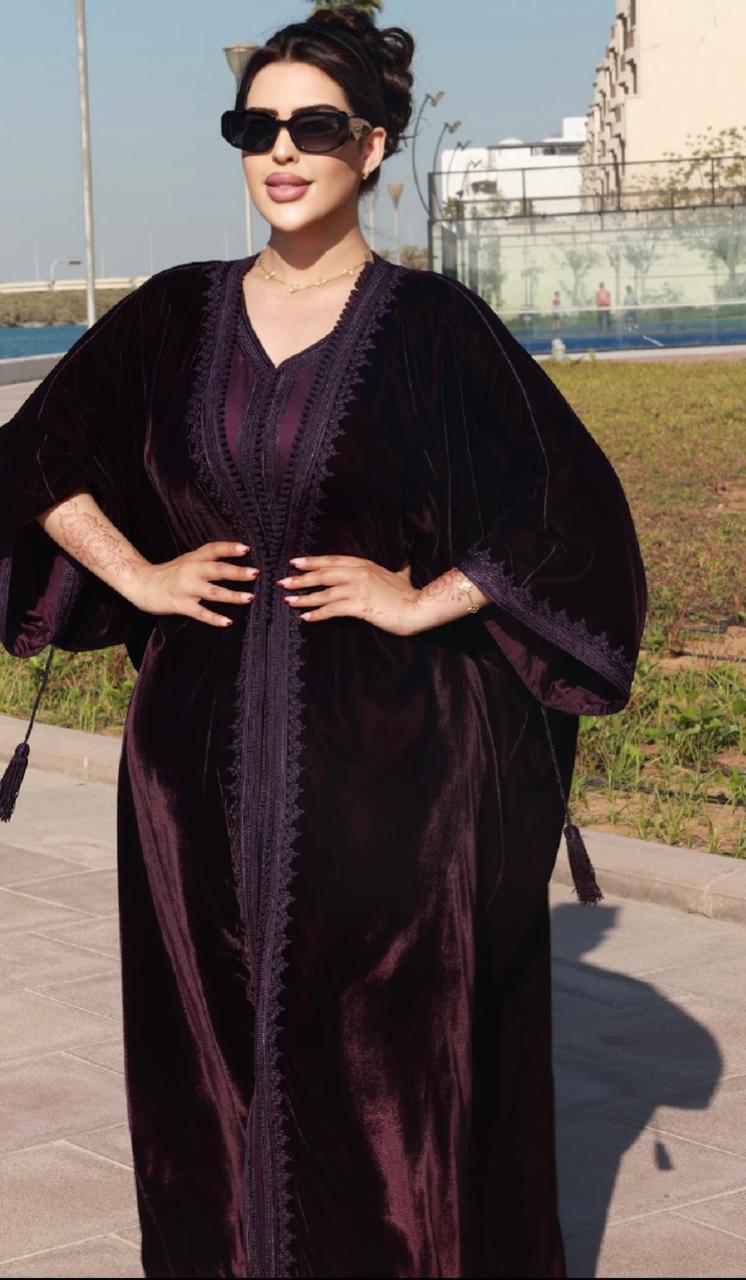 قفطان يجمع بين الرقي والفخامة