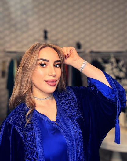 قفطان فاخر بلمسة أصيلة