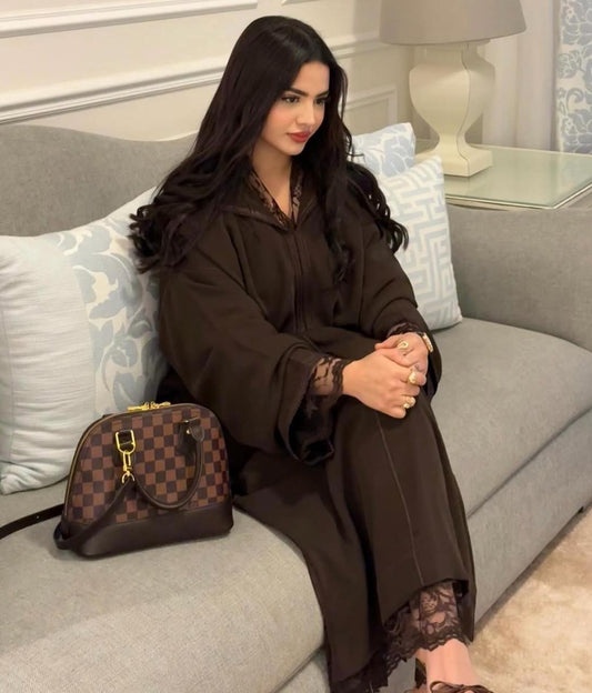 جلابة براون مكوّنة من قطعتين