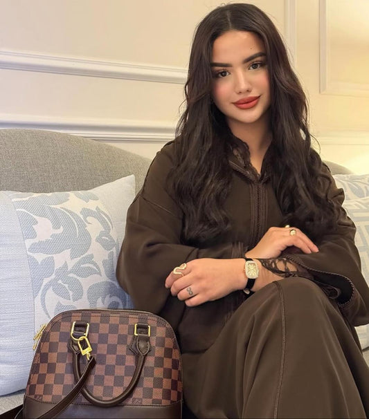 جلابة براون مكوّنة من قطعتين