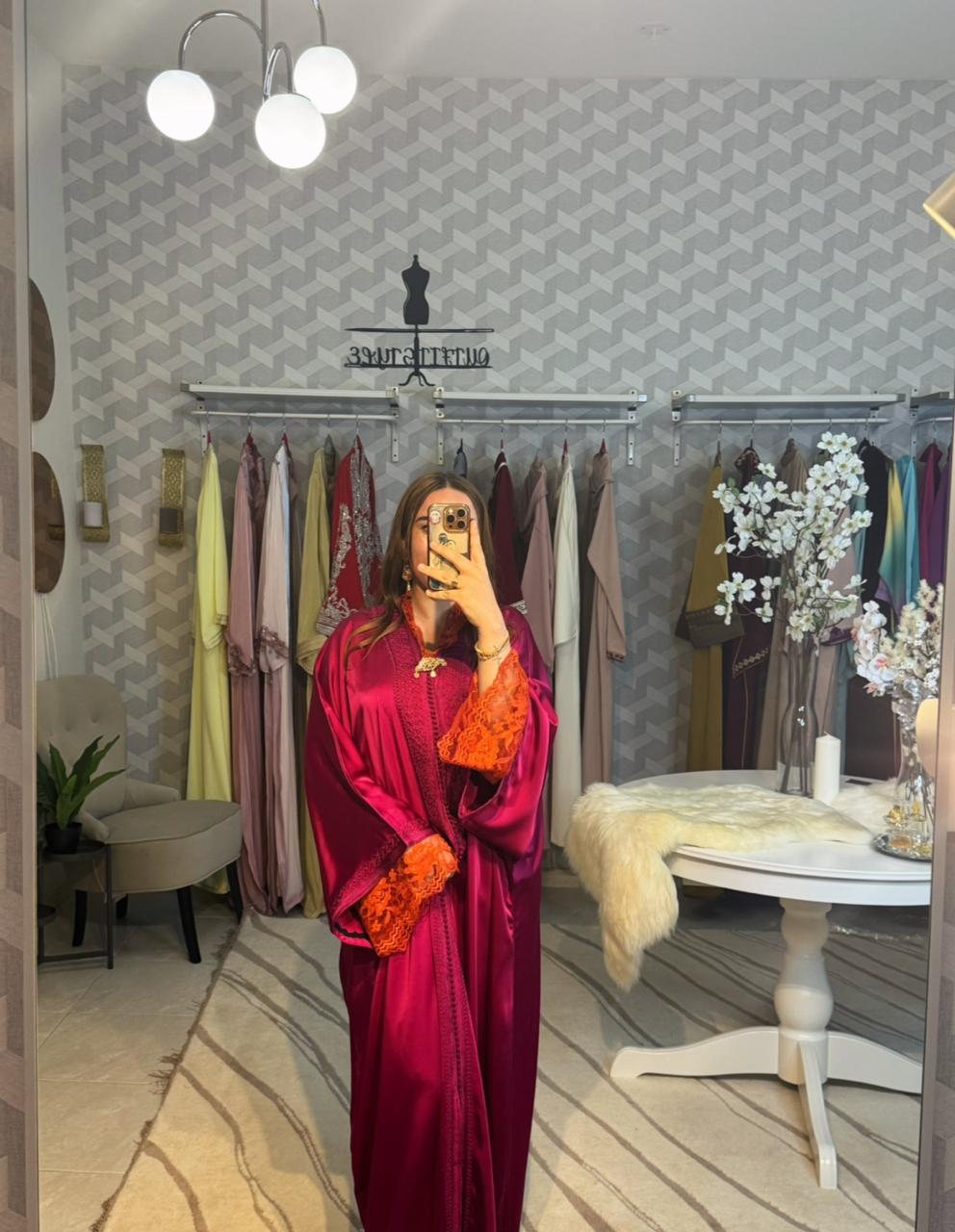 قفطان راقٍ ومميّز