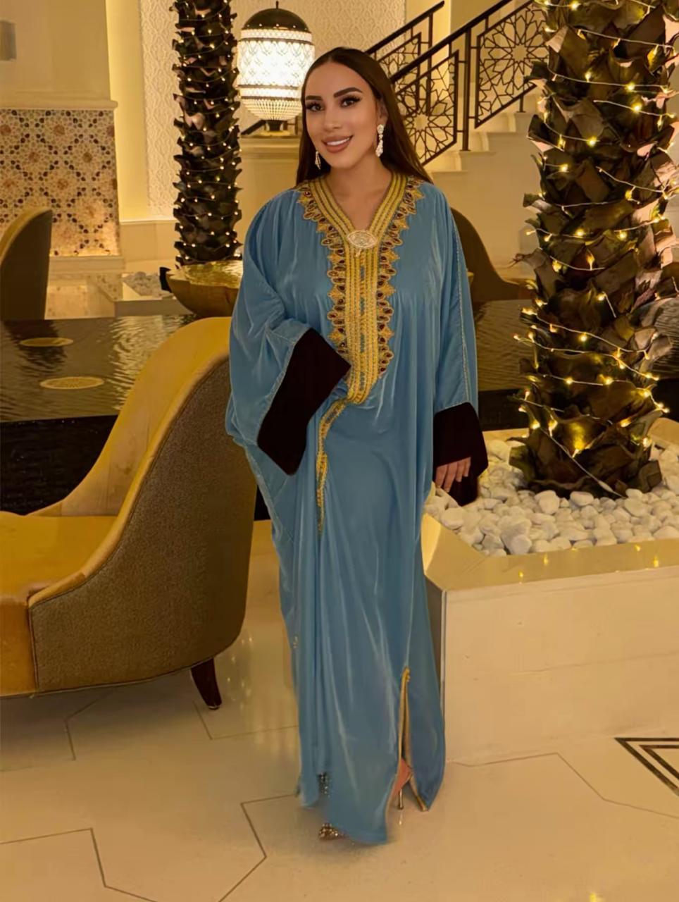 قفطان مميّز وأنيق من مخمل فاخر