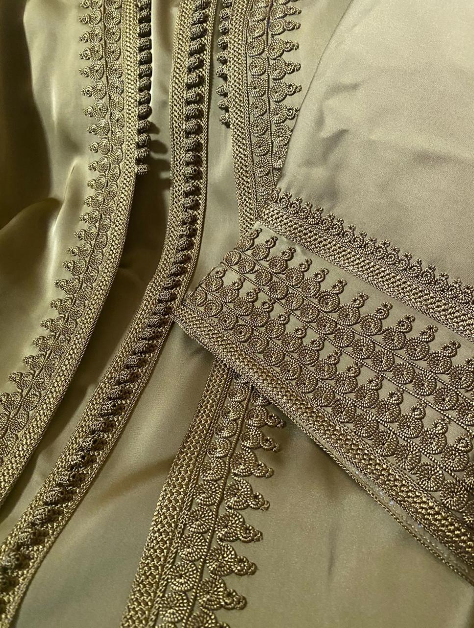 قفطان قطعتين من حرير فاخر