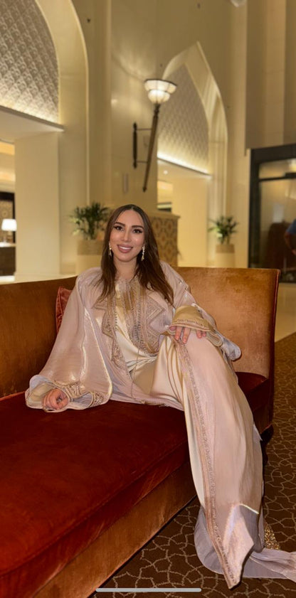 قفطان قطعتين فاخر من قماش الأورغانزا والحرير