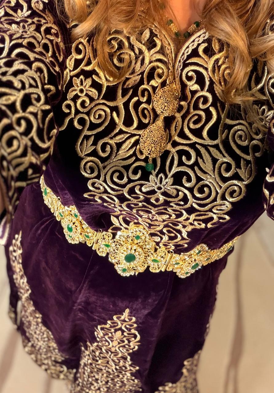 بلوزة وجدّية