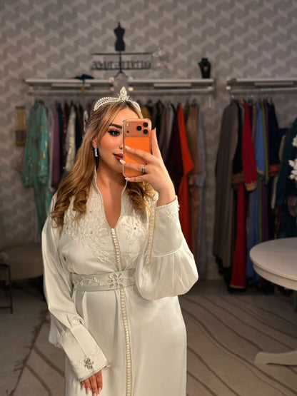 قفطان ملكي مصمّم على أعلى مستوى