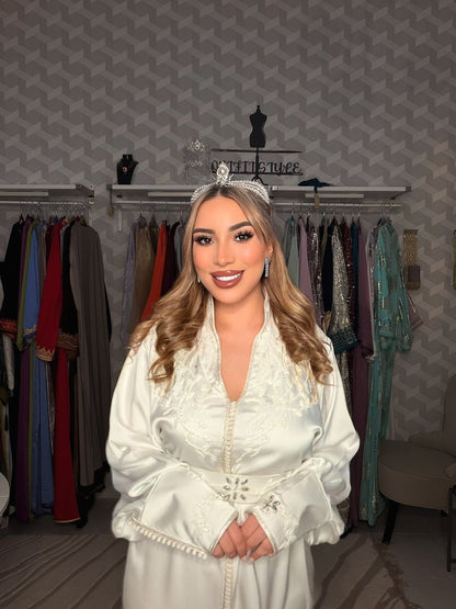 قفطان ملكي مصمّم على أعلى مستوى