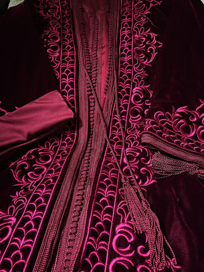 قفطان حرير، مع تفاصيل من سفيفة وعقيدات إبداعية