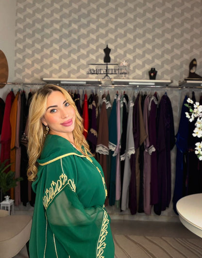 جلابة بطرز معلم وصقلي راقٍ